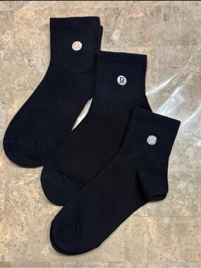 Women’s Lululemon Athletica short Socks Daily Stride Ribbed Crew Length 
3 pairs